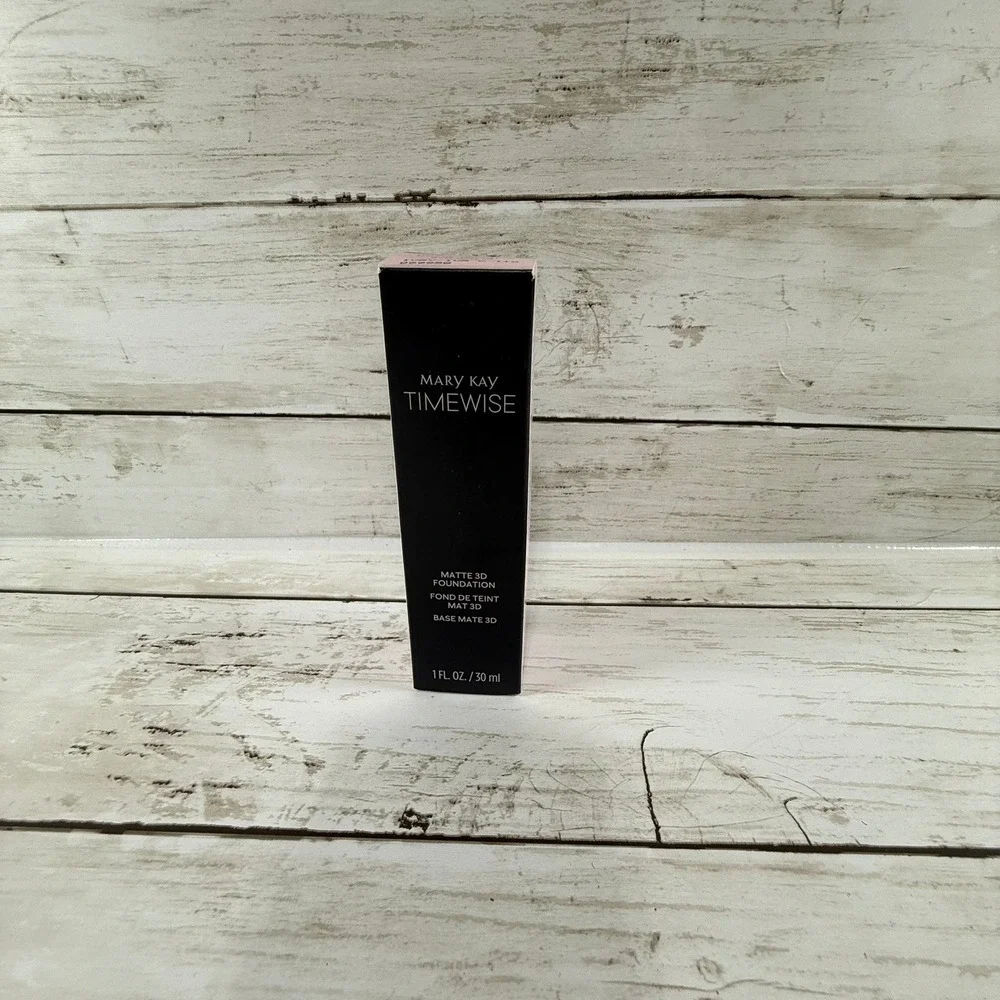 Mary Kay TimeWise Matte 3D Foundation Ivory C 110 Combination Oily Skin 1 fl oz